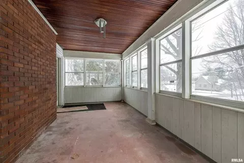 4230 5th Ave, Moline, IL 61265 photo 4