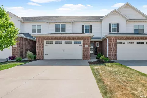 4440 Slate Creek Dr, Bettendorf, IA 52722