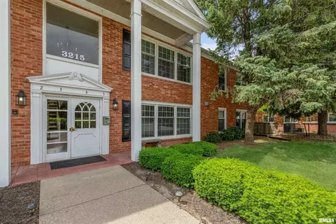 3215 E Locust St #2, Davenport, IA 52803