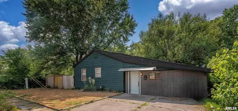 1012 Midway Ct, Marion, IL 62959