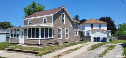 1209 Smalley St, Muscatine, IA 52761