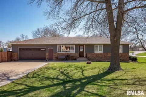 2726 Brookview Rd, Muscatine, IA 52761