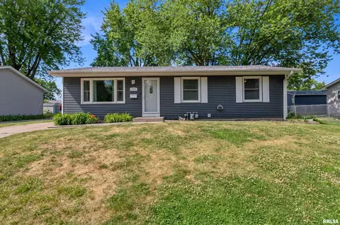 3214 W 15th St, Davenport, IA 52804