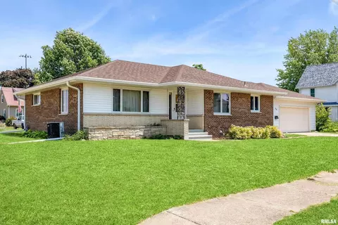 549 Harrison St, Miles, IA 52064