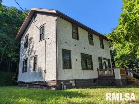 654 N Main St, East Peoria, IL 61611