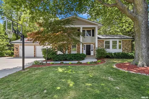 510 E 5th St, Coal Valley, IL 61240