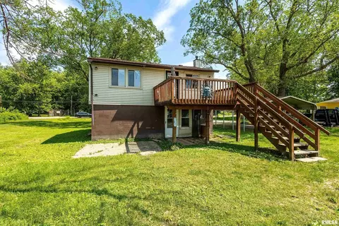 338 Island Ave, East Moline, IL 61244