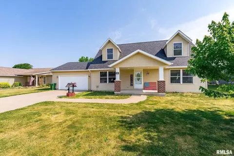 208 3rd St, Durant, IA 52747