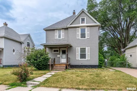 546 W 16th St, Davenport, IA 52803