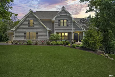4899 Woody Creek Cir, Bettendorf, IA 52722