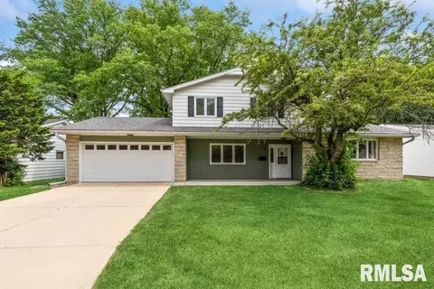 520 41st Ave, East Moline, IL 61244