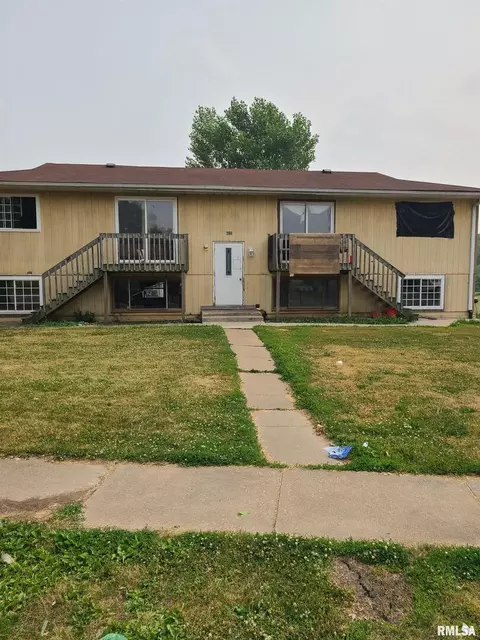 625 W 61st St, Davenport, IA 52806