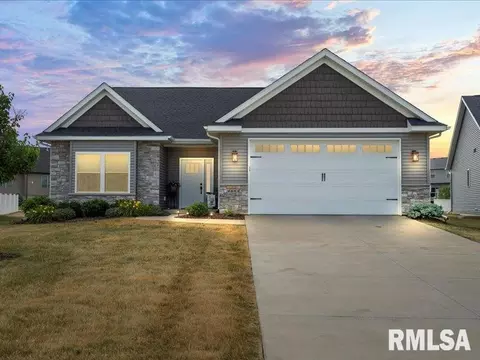 4664 55th Avenue Ct, Bettendorf, IA 52722