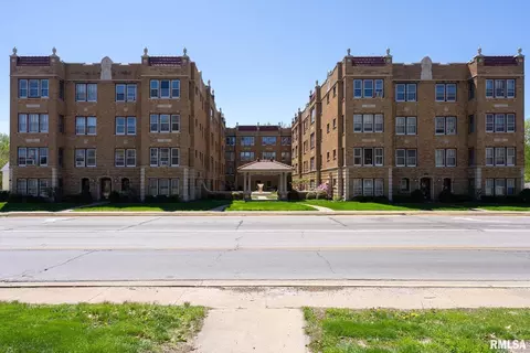 1812 17th St, Rock Island, IL 61201