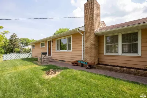327 14th St, Silvis, IL 61282 photo 41