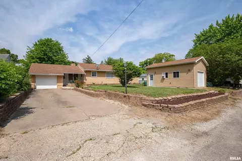327 14th St, Silvis, IL 61282 photo 39