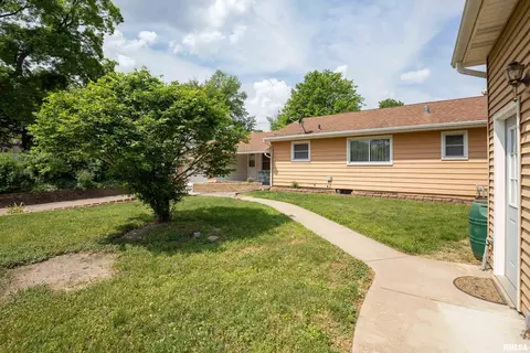 327 14th St, Silvis, IL 61282 photo 46