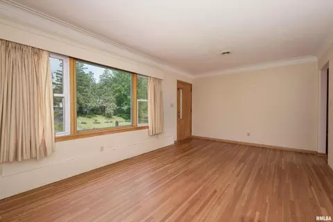 327 14th St, Silvis, IL 61282 photo 13