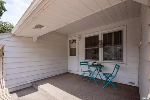 327 14th St, Silvis, IL 61282 photo 38
