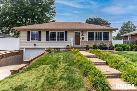 2212 N Ohio Ave, Davenport, IA 52804