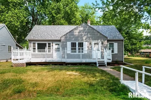 424 3rd Ave, Hampton, IL 61256