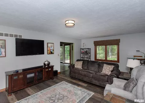 1205 35th Ave, Moline, IL 61265 photo 9