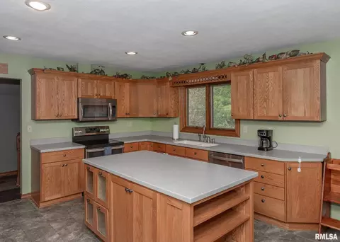 1205 35th Ave, Moline, IL 61265 photo 11