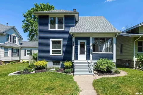 2415 Tremont Ave, Davenport, IA 52803