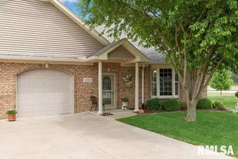 1017 Arbor Dr, Moline, IL 61265