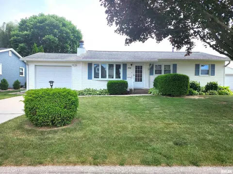 554 33rd Ave, East Moline, IL 61244