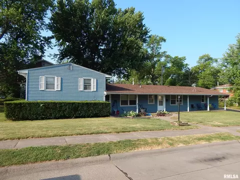 2105 W Columbia Ave, Davenport, IA 52804