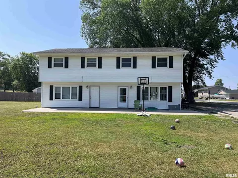 312 5th St #2, Colona, IL 61241