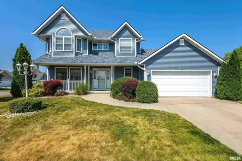 1304 Eagles Crest Ave, Davenport, IA 52804
