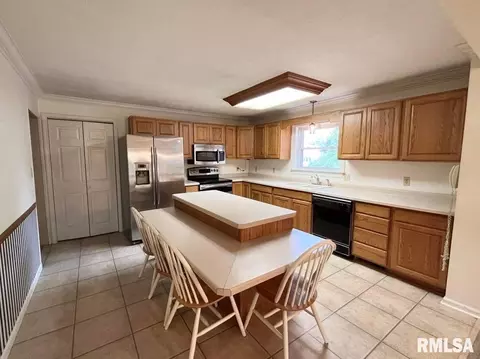 1316 N 4th St, Herrin, IL 62948 photo 5