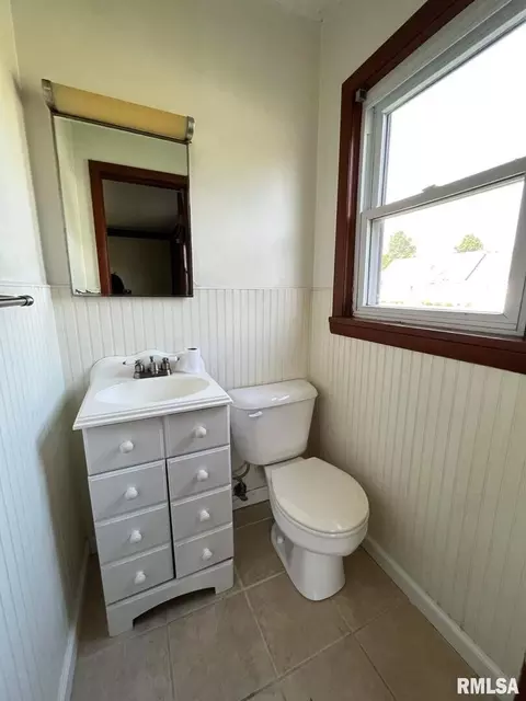 1316 N 4th St, Herrin, IL 62948 photo 7