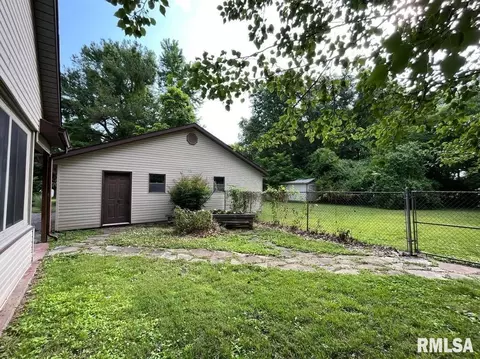 1316 N 4th St, Herrin, IL 62948 photo 4