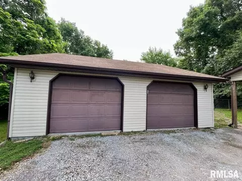 1316 N 4th St, Herrin, IL 62948 photo 2