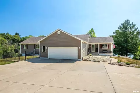 10322 80th St, Coal Valley, IL 61240