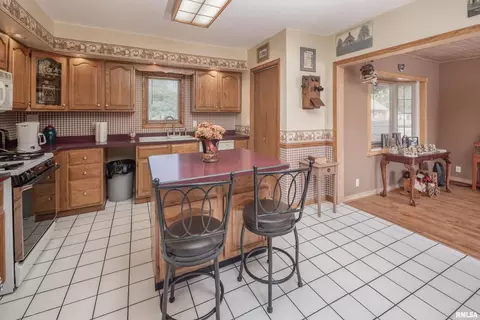 405 9th Ave, Silvis, IL 61282 photo 9