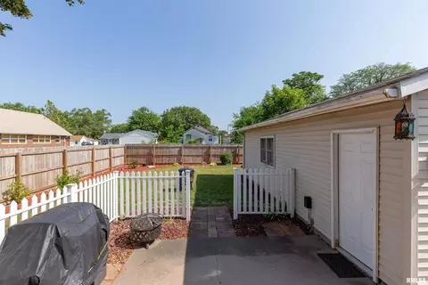 405 9th Ave, Silvis, IL 61282 photo 28