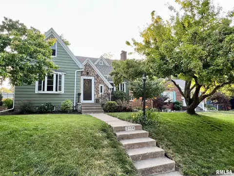 2124 N Myrtle St, Davenport, IA 52804