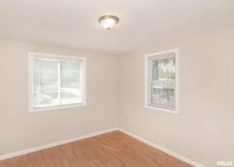 966 40th St, Moline, IL 61265 photo 11