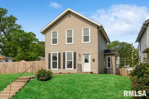 1932 Iowa St, Davenport, IA 52803