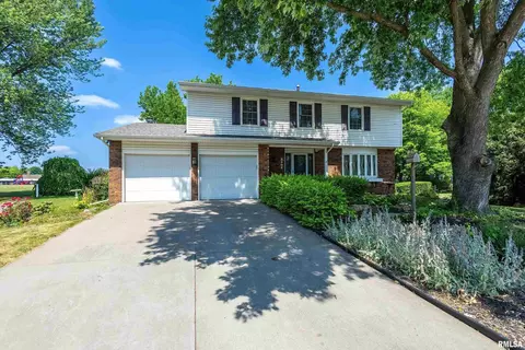 2502 E 29th Ct, Davenport, IA 52803