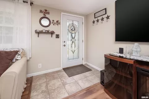 1305 8th Street Ct, Hampton, IL 61256 photo 6