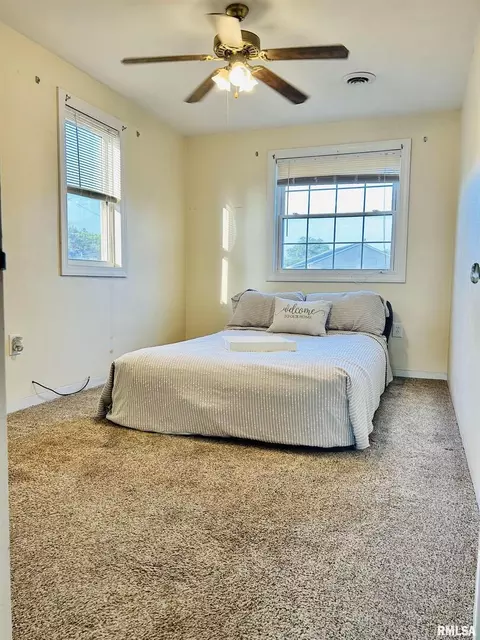 1303 37th St, Moline, IL 61265 photo 15