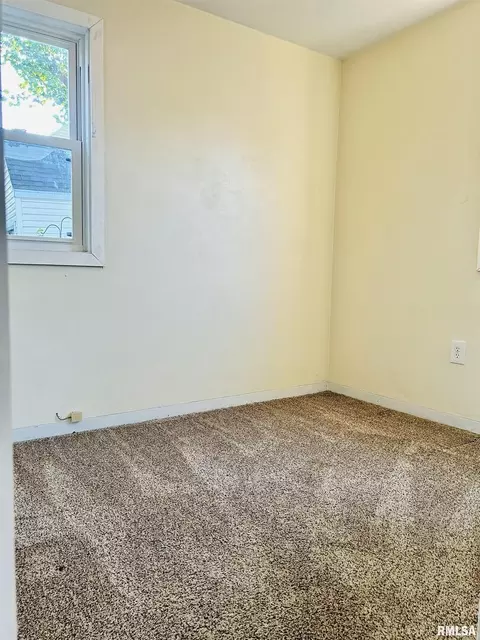 1303 37th St, Moline, IL 61265 photo 16