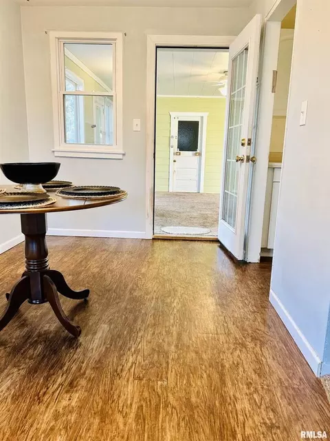 1303 37th St, Moline, IL 61265 photo 9