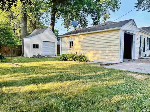 1303 37th St, Moline, IL 61265 photo 18