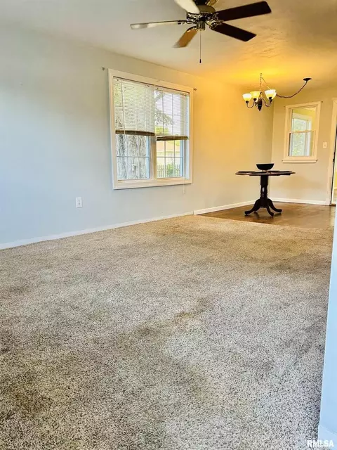 1303 37th St, Moline, IL 61265 photo 6